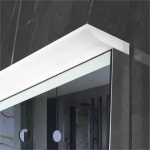 DL-70 Square mirror with aluminum frame top Acrylic with led light